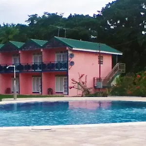 2* Resort Canoe Bay